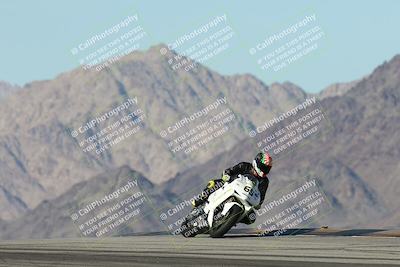 media/Dec-01-2025-Moto Forza (Mon) [[2daa91e15f]]/2-Intermediate Group/Session 4 Turn 9/